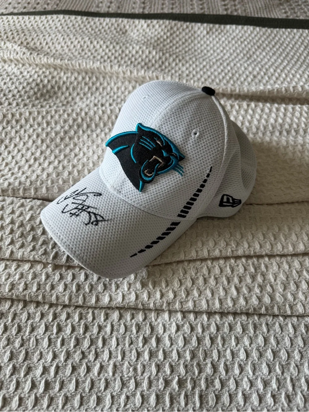Carolina Panthers White Embroidered Logo Hat Signed by Thomas Davis Sr.